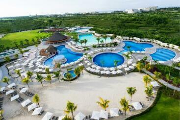 استراحتگاه Palacio Mundo Imperial Riviera Diamante Acapulco
