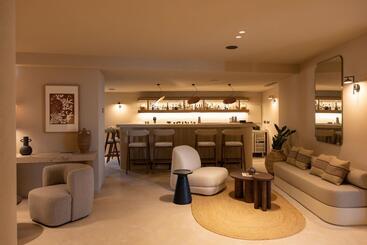 استراحتگاه Suntouch Suites