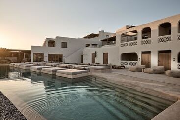 استراحتگاه Suntouch Suites