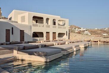 استراحتگاه Suntouch Suites