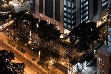 هتل Urbana Langsuan