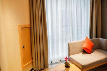 Lanou Hotel Jinzhou Red Star Macalline