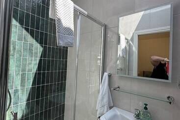 تختخواب و صبحانه Oranhill Lodge Guesthouse