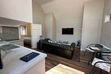 تختخواب و صبحانه Oranhill Lodge Guesthouse