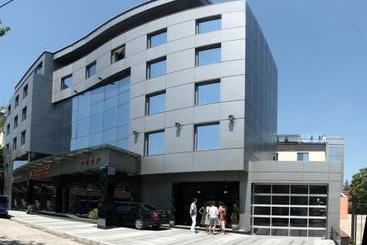 Cosmopolitan Hotel & Wellness