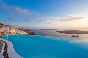 Cosmopolitan Suites - Small Luxury Hotels Of The World