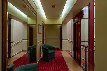 هتل Albergo Reggio