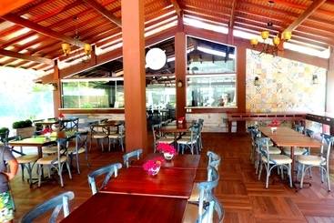 هتل Aldeia Da Praia