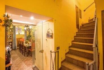 هتل B&b L Alloggio Dei Vassalli