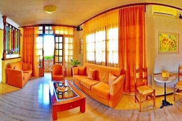 Casa Blue Hotel, Philian Hotels And Resorts