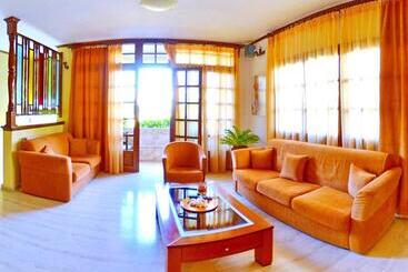 Casa Blue Hotel, Philian Hotels And Resorts