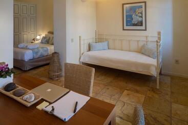 هتل Aria Lito Mansion