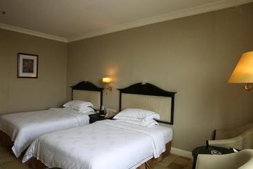 Отель Country Garden Flower City