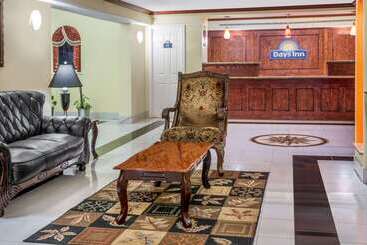 هتل Days Inn By Wyndham Houston
