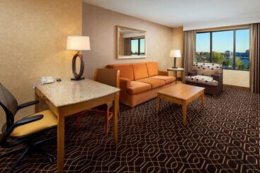هتل Doubletree Suites By Hilton Anaheim Rsrt   Conv Cntr