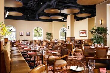هتل Doubletree Suites By Hilton Anaheim Rsrt Conv Cntr