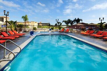 هتل Doubletree Suites By Hilton Anaheim Rsrt   Conv Cntr