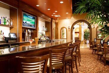 هتل Doubletree Suites By Hilton Anaheim Rsrt   Conv Cntr