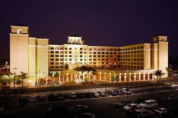 هتل Doubletree Suites By Hilton Anaheim Rsrt   Conv Cntr