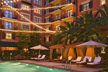 هتل Granduca Houston