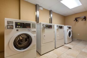هتل Hampton Inn & Suites Orlando South Lake Buena Vista