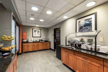 هتل Hampton Inn & Suites Orlando South Lake Buena Vista