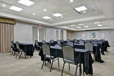هتل Hilton Garden Inn Green Bay