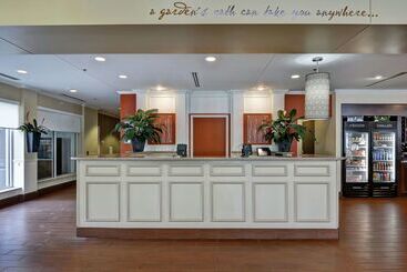 هتل Hilton Garden Inn Green Bay