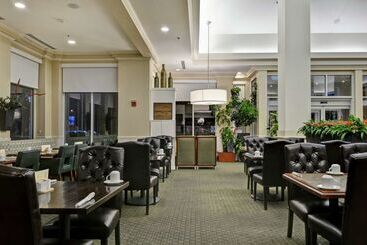 هتل Hilton Garden Inn Green Bay