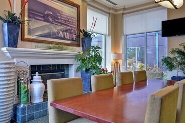 هتل Hilton Garden Inn Green Bay