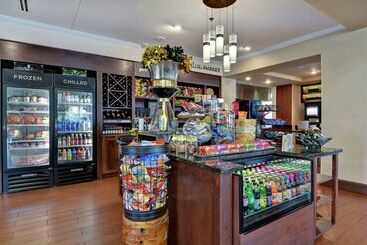 هتل Hilton Garden Inn Green Bay