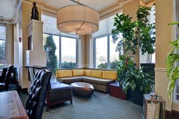 هتل Hilton Garden Inn Green Bay