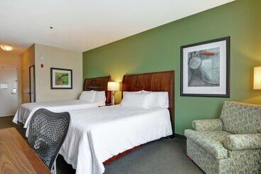 هتل Hilton Garden Inn Green Bay