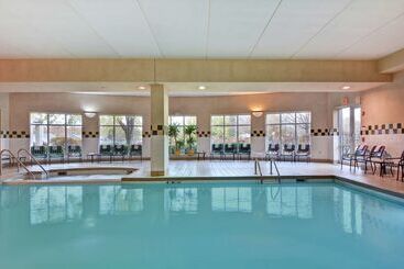 هتل Hilton Garden Inn Green Bay