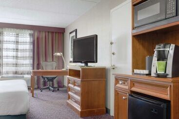 هتل Hilton Garden Inn Springfield, Ma