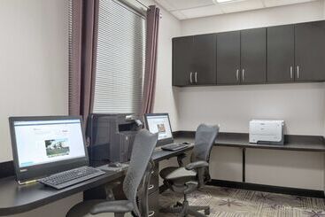 هتل Hilton Garden Inn Springfield, Ma