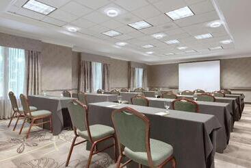 هتل Hilton Garden Inn Springfield, Ma