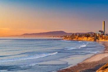 Holiday Inn Express Hotel & Suites Carlsbad Beach, An Ihg