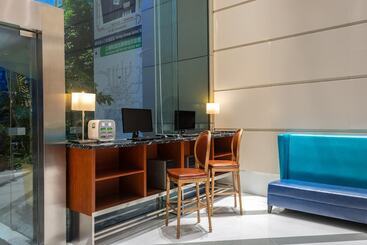 هتل Holiday Inn Shanghai Jing An By Ihg