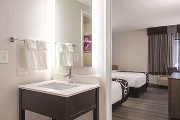 هتل La Quinta By Wyndham Baltimore N / White Marsh