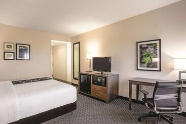 هتل La Quinta By Wyndham Baltimore N / White Marsh