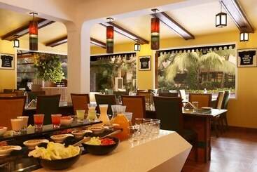 هتل Lemon Tree Amarante Beach Resort, Goa
