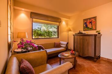 هتل Lemon Tree Amarante Beach Resort, Goa