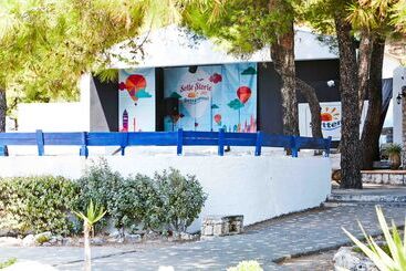 هتل Marpunta Resort, Santikos Collection