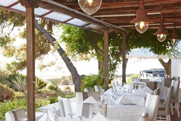 هتل Marpunta Resort, Santikos Collection