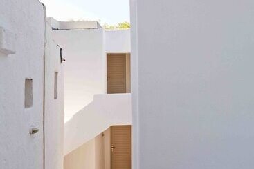 هتل Marpunta Resort, Santikos Collection