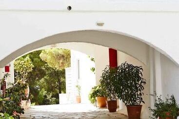 هتل Marpunta Resort, Santikos Collection