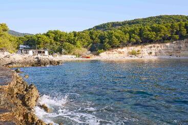 هتل Marpunta Resort, Santikos Collection