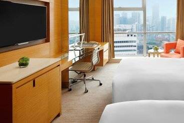 هتل New World Wuhan