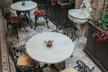 هتل Niles Istanbul